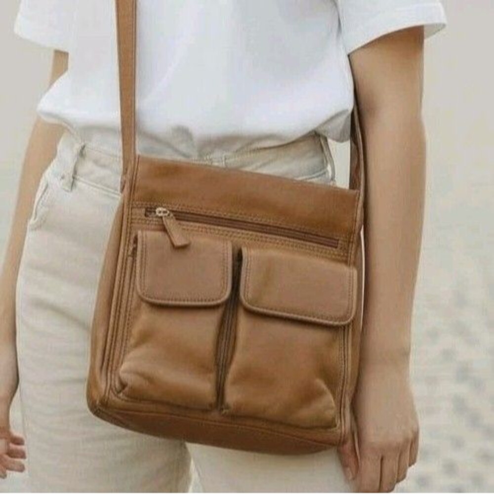 Fossil Brown Leather Messenger Shoulder Bag 75082 Flap Pockets